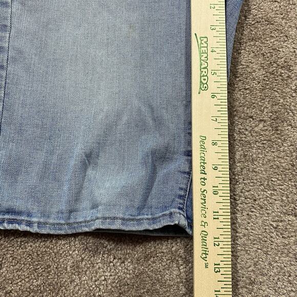 Levi’s Bermuda Denim Shorts Women’s 28x12 Light Wash Distressed Denim - Picture 11 of 11